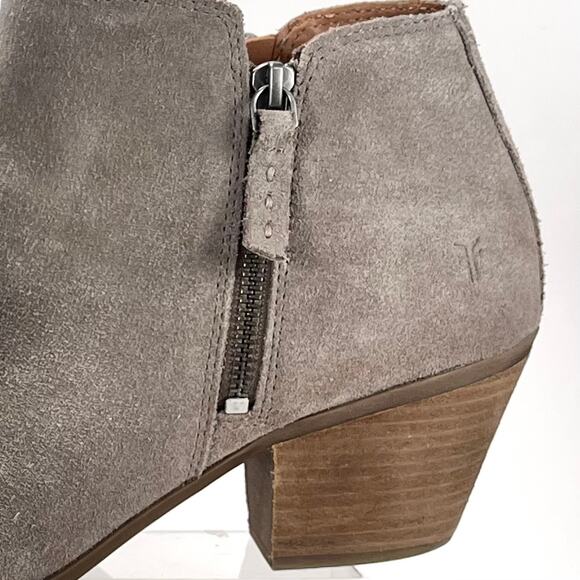 Frye Judith Ankle Bootie Taupe 10 - Picture 12 of 12